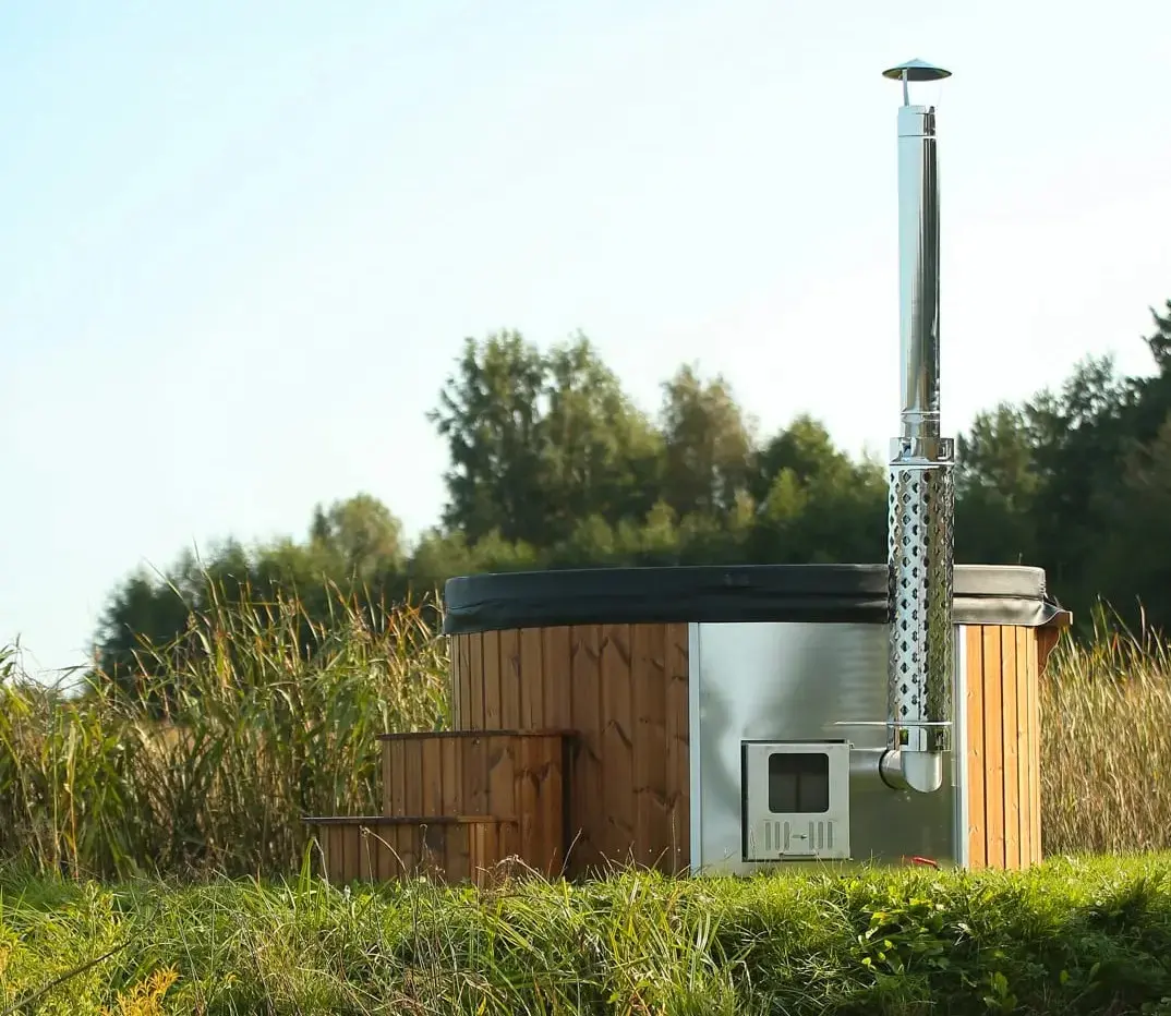 Memelwood-koupací sud-vertical-01-AndersKafka