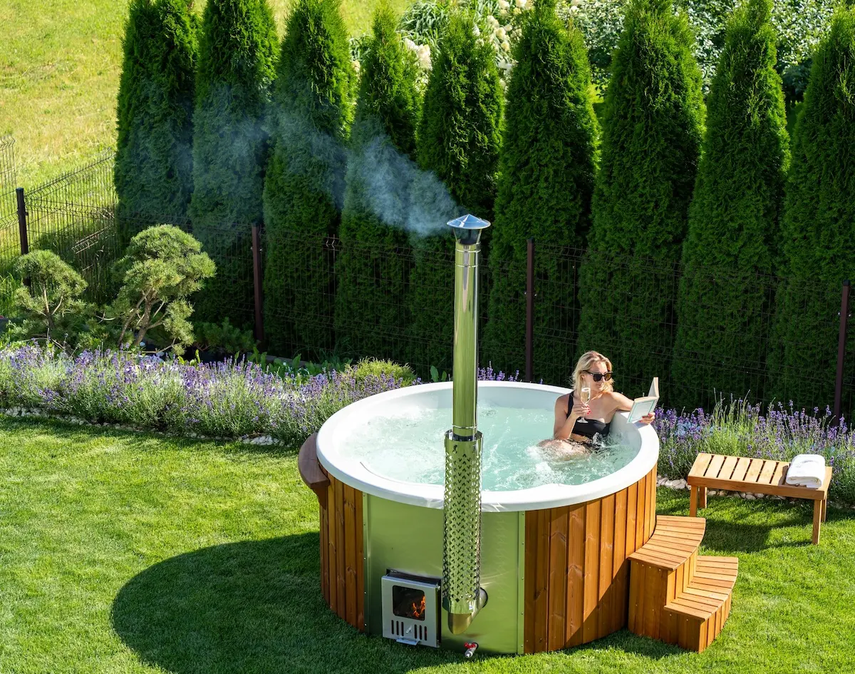 Memelwood-koupací sud-vertical-02-AndersKafka