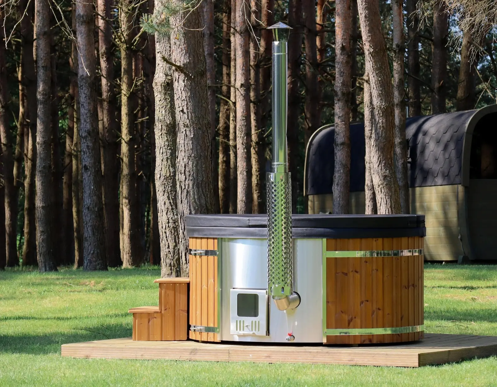 Memelwood-koupací sud-vertical-05-AndersKafka