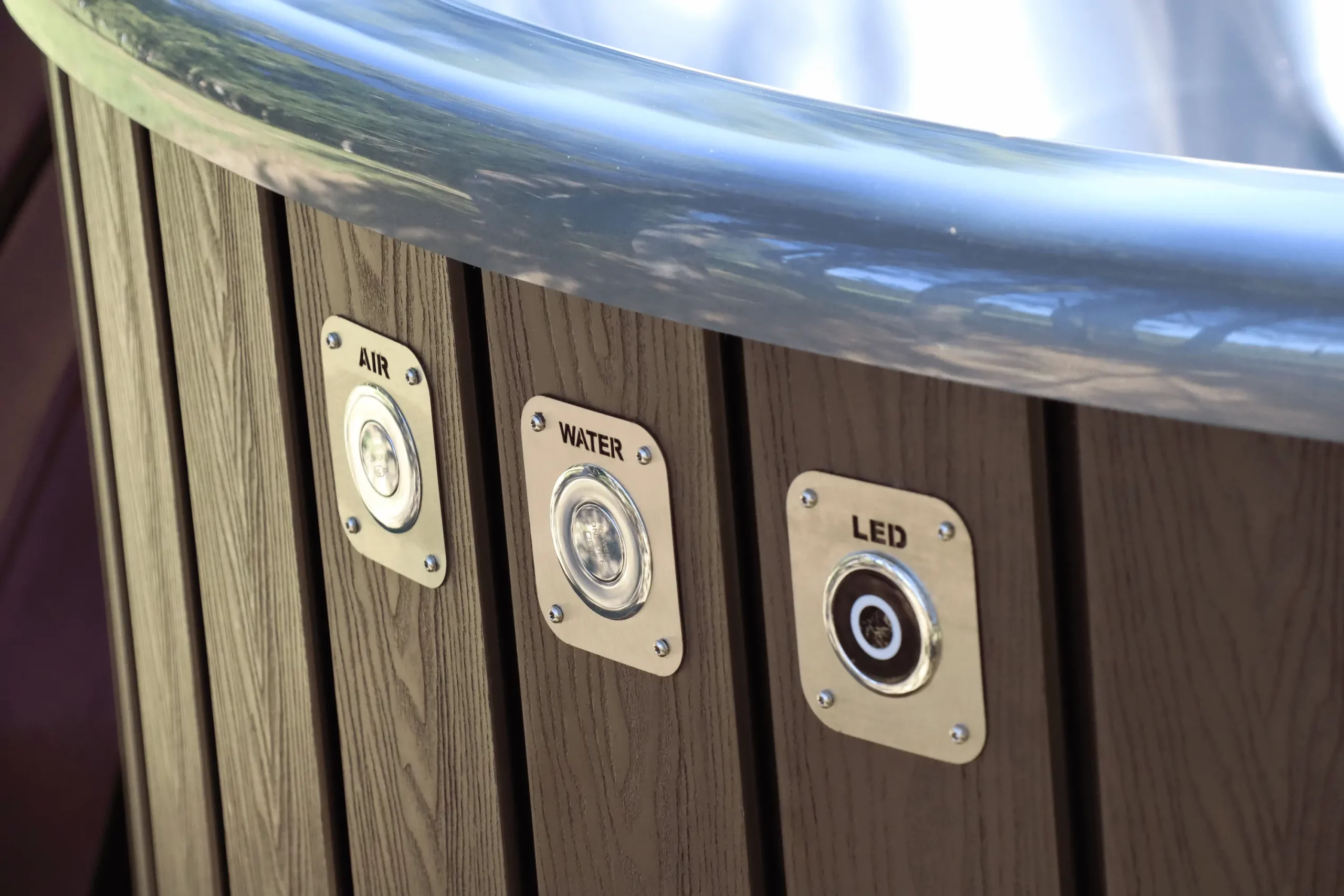 Memelwood-koupací sud-vertical-15-AndersKafka