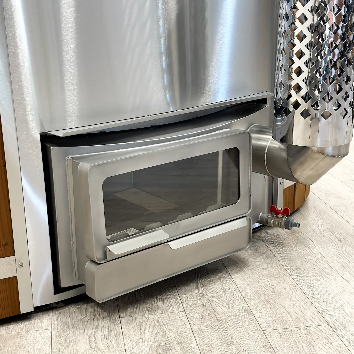 Hottub-square-horizont-05-Memelwood