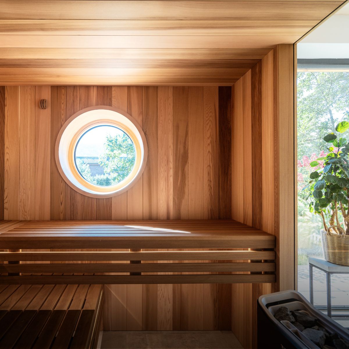 Luxusní finská sauna s kruhovým oknem