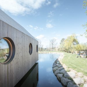 2025 4 AndersKafka Sauna na míru 2 LR-1 (1)