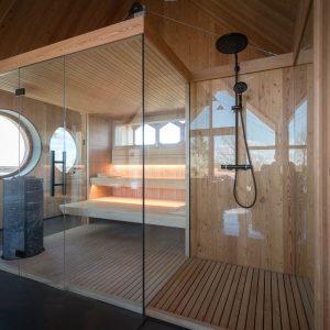 2025 4 AndersKafka Sauna na míru 2 LR-8 (1)